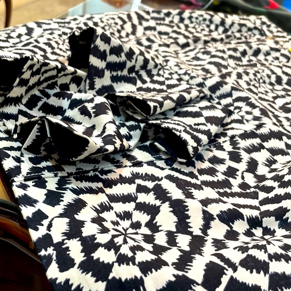 Leifsdottir size 6 black and white printed mini skirt. - Picture 5 of 9